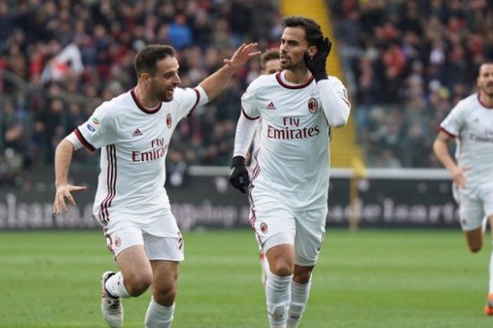 Pemain AC Milan, Suso, melakukan selebrasi seusai menjebol gawang Udinese dalam partai Liga Italia di Dacia Arena, Minggu (4/2/2018),