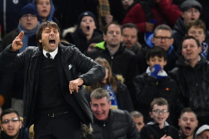 Reaksi pelatih Chelsea, Antonio Conte, dalam laga Grup C Liga Champions kontra Atletico Madrid di Stadion Stamford Bridge, London, Inggris, pada 5 Desember 2017.