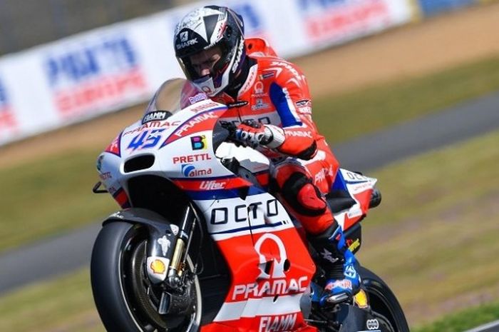 Pebalap Octo Pramac asal Inggris, Scott Redding, memacu motornya pada sesi latihan bebas pertama GP Perancis di Sirkuit Le Mans, Jumat (19/5/2017).