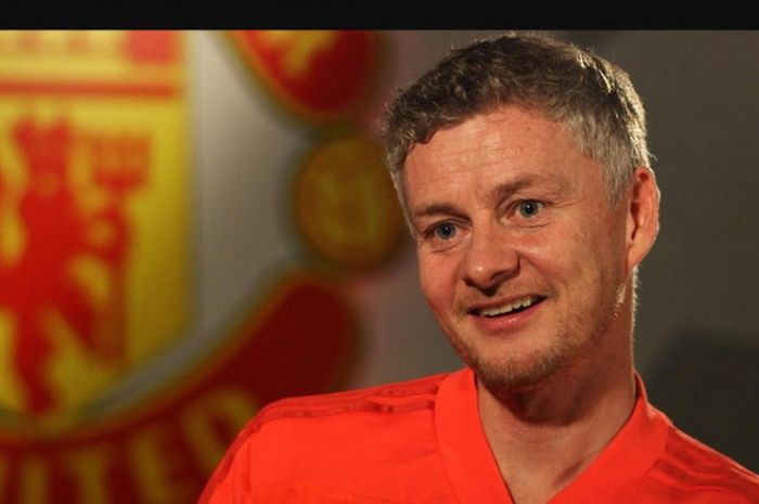 Pelatih interim Manchester United, Ole Gunnar Solskjaer dilarang kembali ke Molde sebagai pelatih dan diperingatkan untuk fokus di Manchester