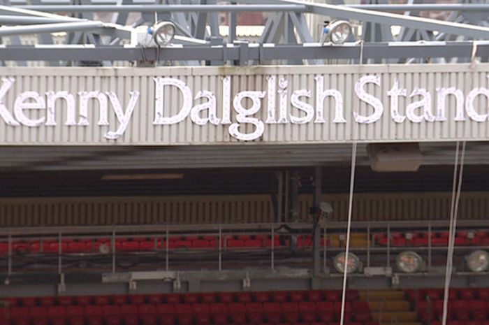 Kenny Dalglish Stand, salah satu tribun Stadion Anfield (sebelumnya Centenary Stand).