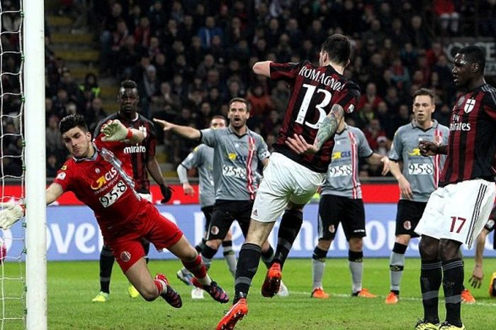 Proses terciptanya gol kedua AC Milan ke gawang Alessandria di semifinal Coppa Italia yang dicetak Alessio Romagnoli (13), 1 Maret 2016.