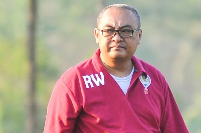 General Manager Arema Cronus, Ruddy Widodo, menegaskan tim butuh empat pemain baru setelah mendapatkan Teguh Amiruddin.