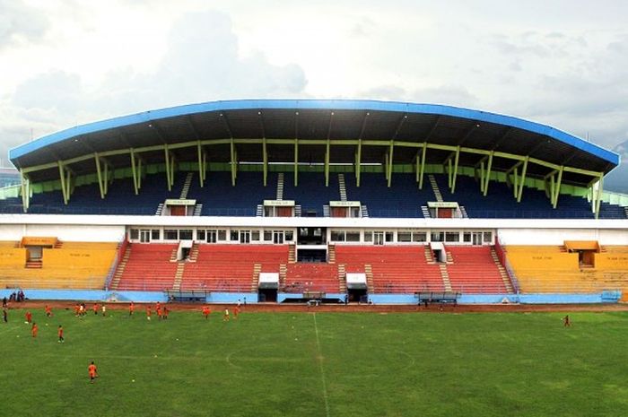 Kandang Arema Cronus, Stadion Gajayana, Malang, Jawa Timur.