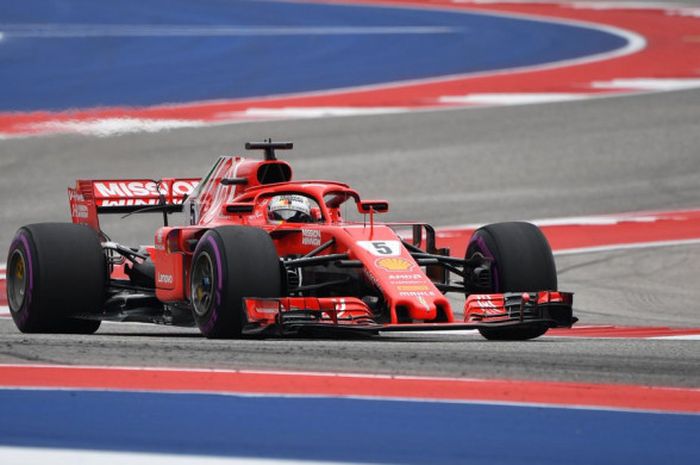 Sebastian Vettel (Ferrari) saat tampil pada sesi latihan bebas III F1 GP Amerika Serikat 2018 yang b