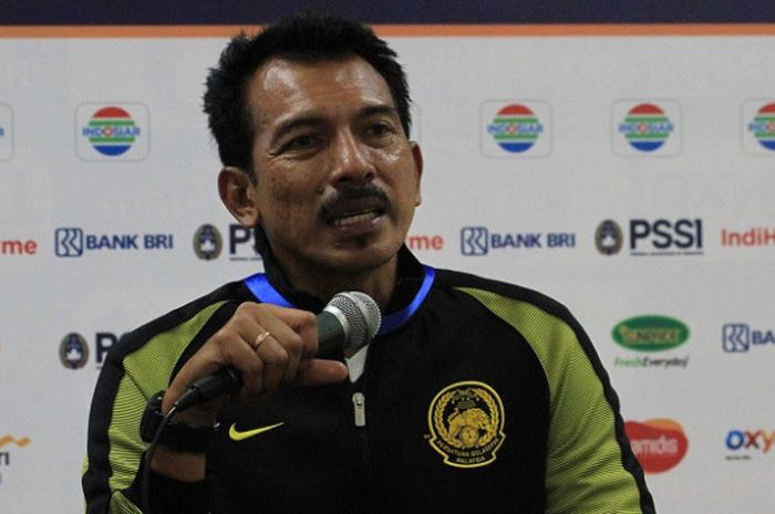 Pelatih timnas U-16 Malaysia, Raja Azlan Shah Raja So'ib .