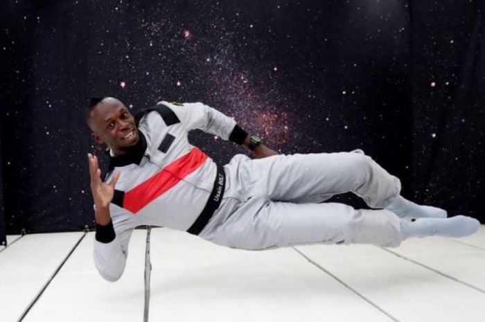 Usain Bolt ketika berada di dalam pesawat tanpa gravitasi Airbus Zero-G.
