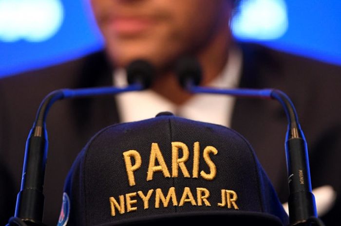 Neymar diperkenalkan sebagai pemain baru Paris Saint-Germain (PSG), Jumat (4/8/2017).