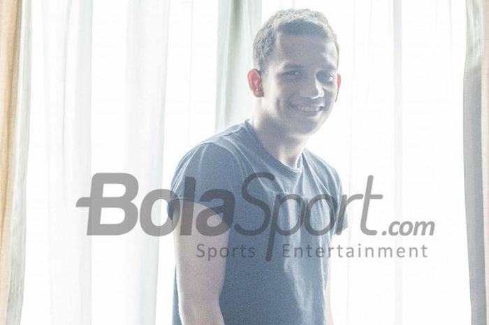Pemain Timnas U-19 Indonesia Egy Maulana Vikri saat menjalani wawancara eksklusif dengan BolaSport.com di sala satu hotel di Jakarta pada Kamis (19/10/2017).