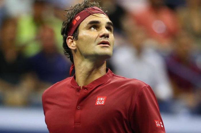 Roger Federer saat tampil pada babak pertama US Open 2018 yang berlangsung pada Selasa (28/8/2018).