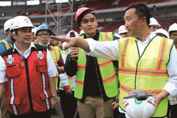 Menpora Imam Nahrawi mengunjungi Stadion Utama Gelora Bung Karno (SUGBK), Jakarta, Selasa (8/8/2017)