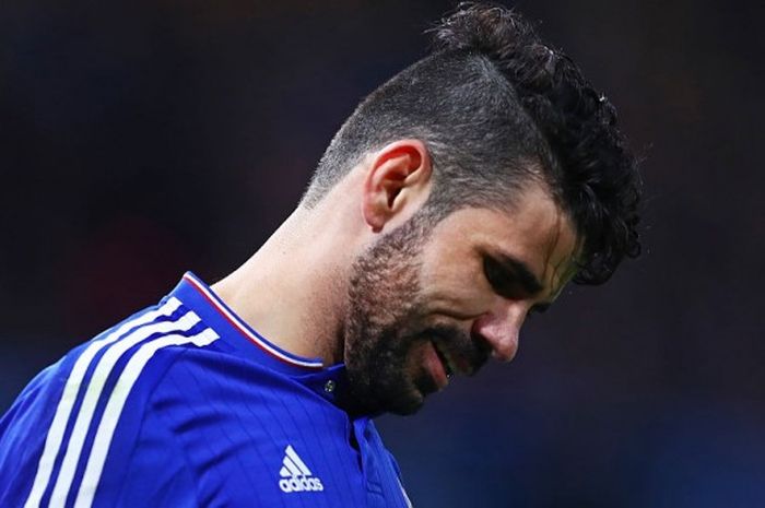 Ekspresi kekecewaan striker Chelsea, Diego Costa, dalam pertandingan leg kedua babak 16 besar Liga Champions 2015-2016 menghadapi Paris Saint-Germain di Stamford Bridge, London, Inggris, pada 9 Maret 2016.