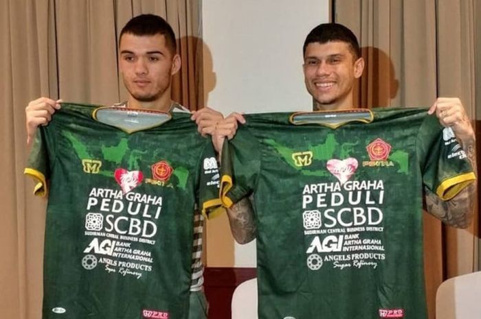 Khurshed Beknazarov dan Ciro Alves, dua pemain asing baru PS Tira yang didatangkan pada bursa transfer Liga 1 2019.