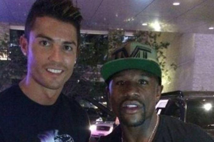 Cristiano Ronaldo bersama Floyd Mayweather