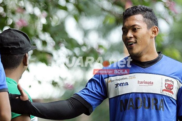 Joko Ribowo saat masih bergabung dengan Madura United berlatih di Lapangan Agrokusuma Batu, Jawa Timur (21/01/2017).