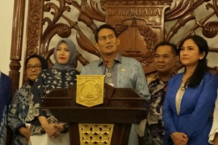 Wakil Gubernur DKI Jakarta, Sandiaga Uno bersama Ikatan Wanita Pengusaha Pusat (IWAPI) di Balai Kota DKI Jakarta, Kamis (4/1/2018).