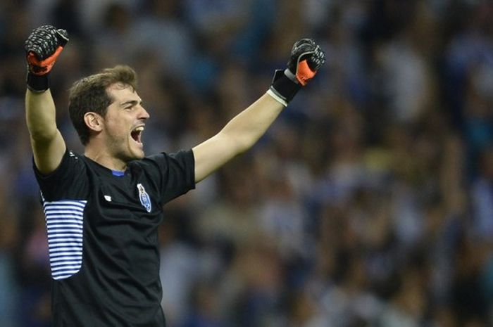 Iker Casillas saat tampil membela FC Porto melawan SL Benfica di Stadion Dragao  (20/9/2015).