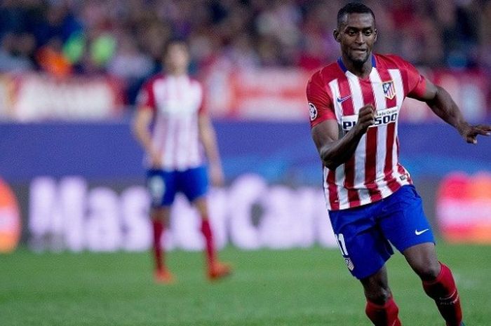 Penyerang Atletico Madrid, Jackson Martinez, kabarnya tengah diminati oleh Chelsea.