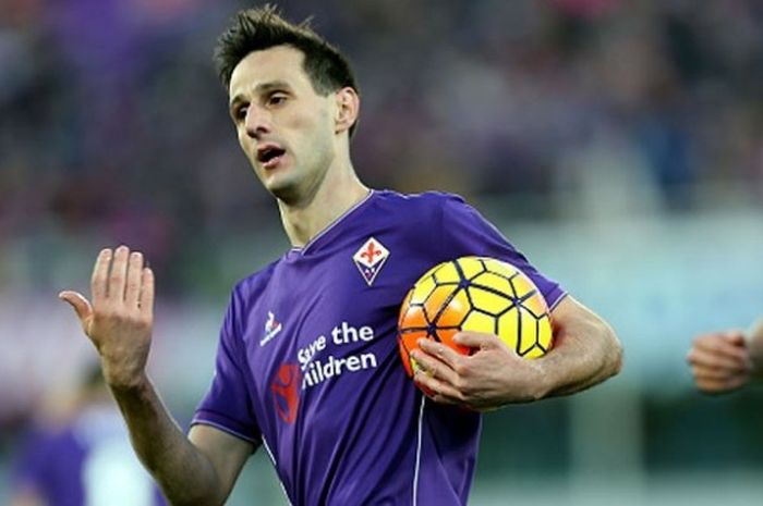 Nikola Kalinic, memborong dua gol Fiorentina dalam laga imbang 2-2 kontra Empoli (22/11).