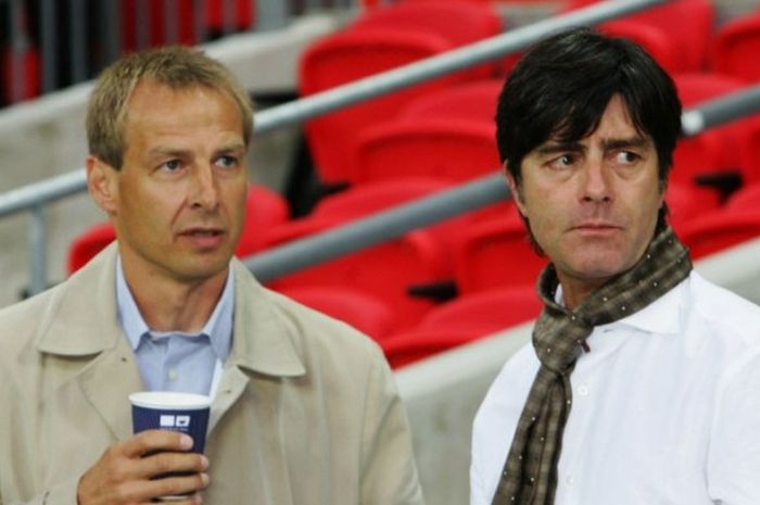 Juergen Klinsmann dan Joachom Loew semasa melatih Jerman
