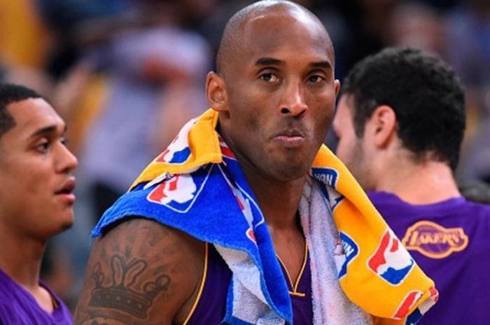 Bintang LA Lakers, Kobe BRyant, saat tampil dalam laga kontra Golden State Warriors, 24 November 2015