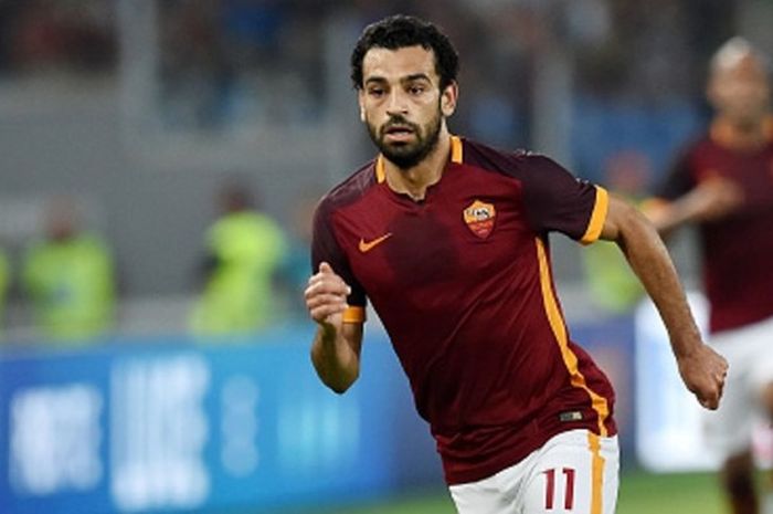 Gelandang AS ROma, Mohamed Salah, tampil menghadapi Fiorentina di Stadion Olimpico, Roma.