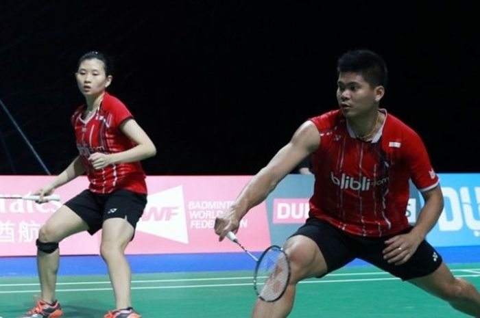 Pasangan ganda campuran Indonesia, Praveen Jordan/Debby Susanto saat tampil di babak penyisihan pertama Superseries Finals 2015 melawan pasangan ganda campuran China, Liu Cheng/Bao Yixin di Hamdan Sports Complex, Dubai, Rabu (9/12/2015).