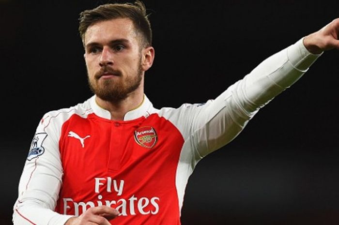 Gelandang Arsenal, Aaron Ramsey, beraksi dalam laga Premier League kontra Sunderland pada Sabtu (5/12) di Stadion Emirates.