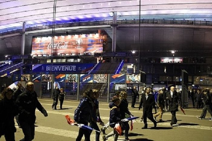 Para pemain Jerman dan Prancis sempat tertahan di Stadion Stade de France setelah terjadi serangan teroris di Paris, Jumat (13/11/2015) waktu setempat.