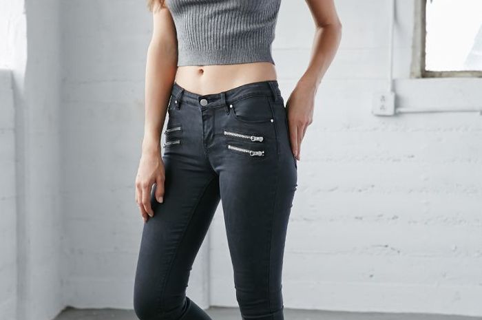 Low Rise Jeans 