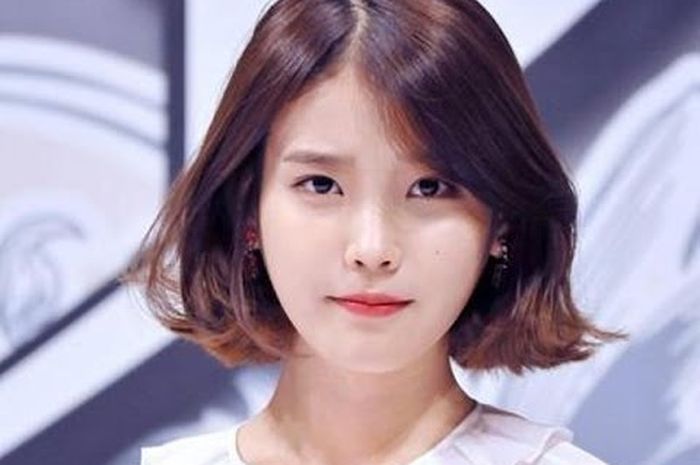 10 Inspirasi Rambut  Pendek  Super Cute dari IU  CewekBanget