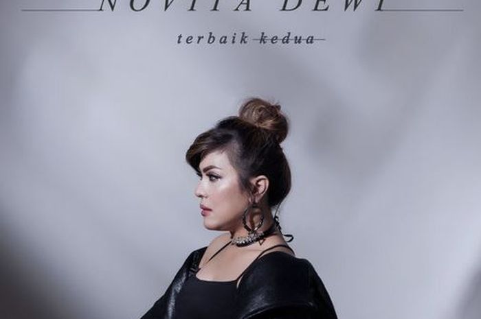 Inspirasi Single Terbaru Novita Dewi "Tak Terganti" - Grid