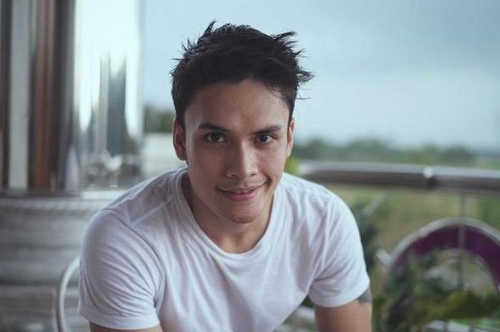 Wow Tak Disangka Si Aktor Kalem Randy Pangalila Ternyata Ikut Ajang Bela Diri Ini Loh Taklukan Lawanya Dalam Waktu 39 Detik Semua Halaman Grid Kurang lebih ia memulai latihan selama 3 bulan. wow tak disangka si aktor kalem randy