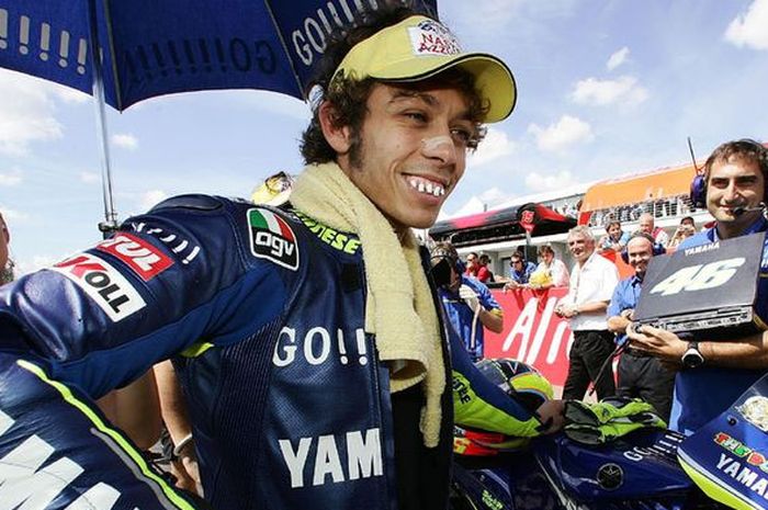 4 Momen Kocak Ini Tak Akan Pernah Dilupakan Penggemar Valentino Rossi