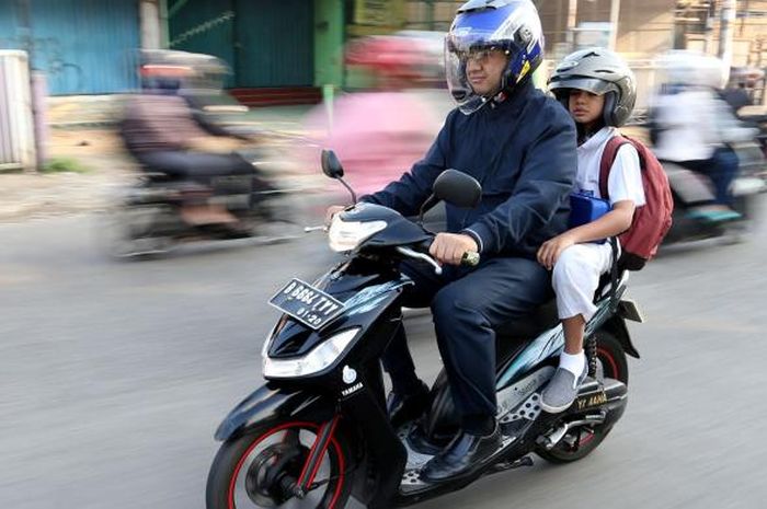 80 Gambar Anak Sekolah Naik Sepeda HD Terbaru