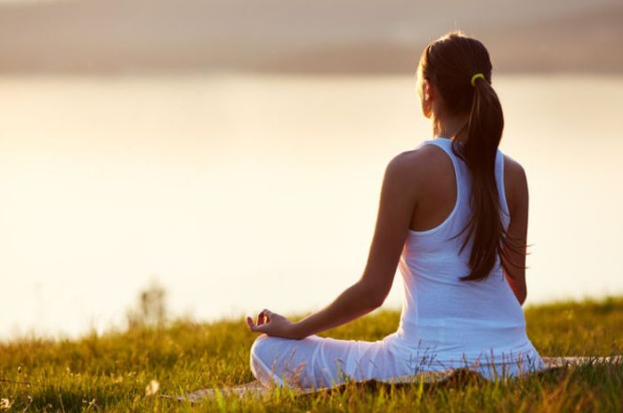 Siapa Bilang Meditasi Harus di Tempat Tenang dan Berdiam Diri? Berikut Tipsnya Biar Nggak Ribet!