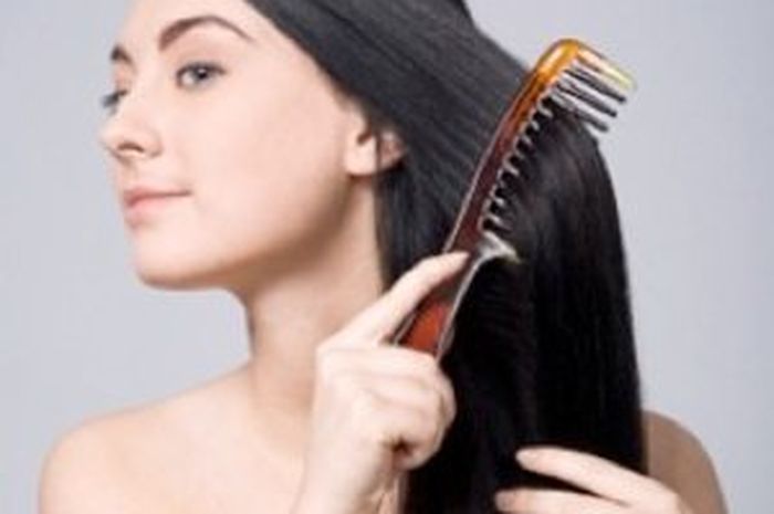 Ternyata Begini Teknik Menyisir Rambut yang Bikin Kamu Tambah Cantik