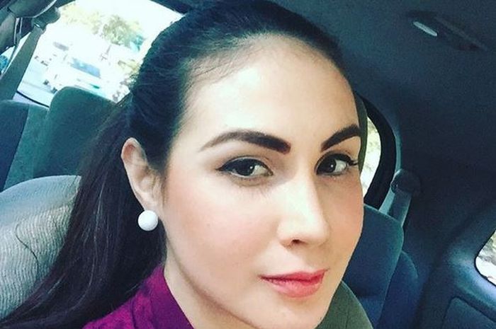 Ekspresi Arumi Bachsin Tertangkap Kamera Ketika Bertemu