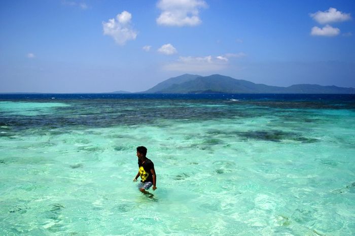 Indahnya Laut Bening Di Pulau Cemara Kecil Karimunjawa Grid