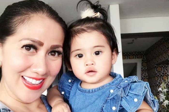 Vania Athabina, Anak Angkat Venna Melinda Ini Sudah Disiapkan Asuransi