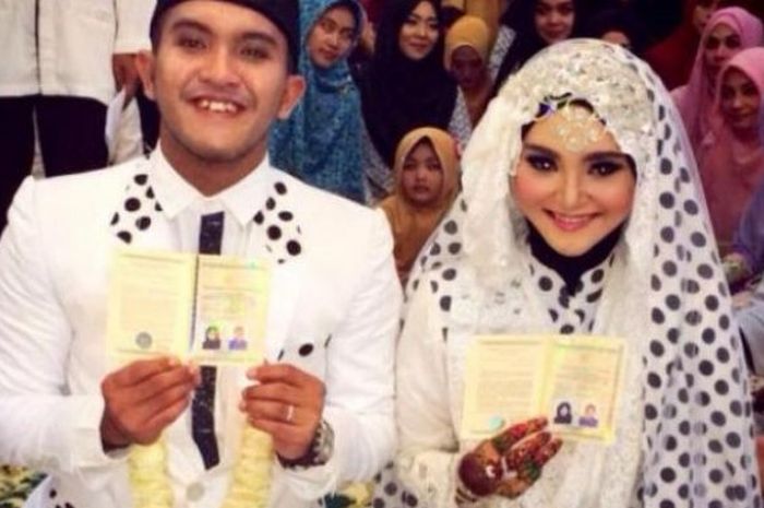 Caisar saat menikah dengan Indadari