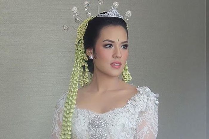 Mau Riasan Natural Cantik ala Raisa? Simak Dulu 4 Trik Make-up Artisnya - Grid