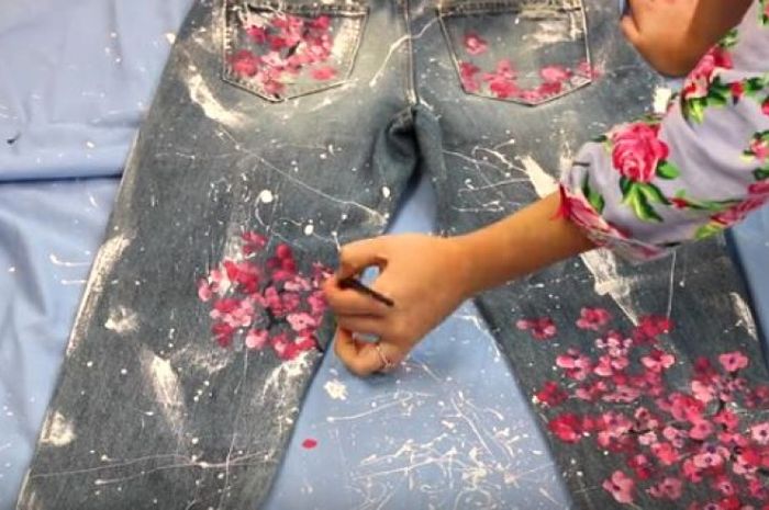 Diy Painted Jeans  Buat Celana  Jeans  Kamu Jadi Lebih