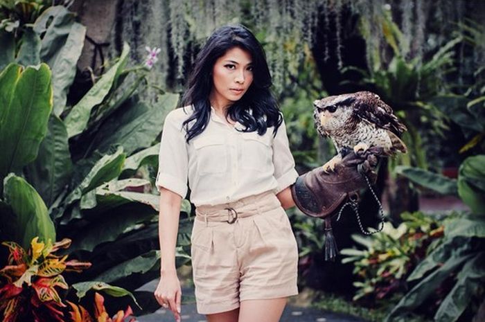 Berprofesi Sebagai Dokter Hewan, Busana Anggota Girls  