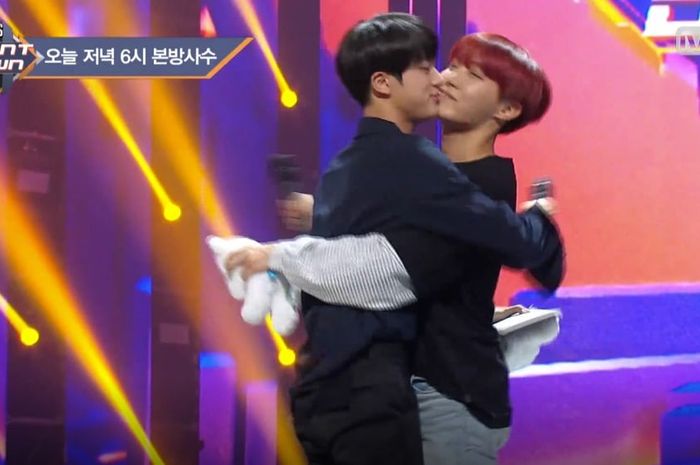 Upsss J Hope Bts Ciuman Dengan Jin Di Depan Kamera