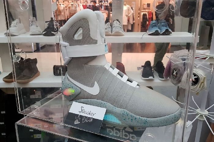 pictures of nike air mags