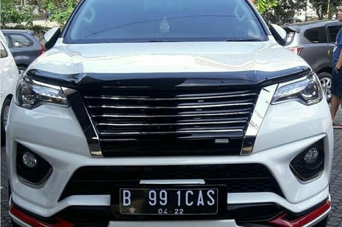 650 Koleksi Gambar Kartun Mobil Fortuner Gratis