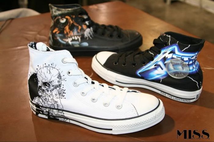 sepatu punk converse