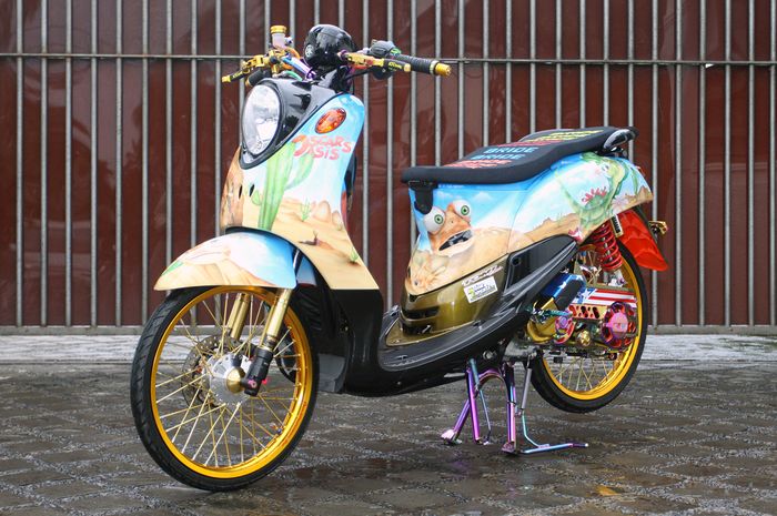 23 Gambar  Kartun  Naik Motor  Fino  Gambar  Kartun 