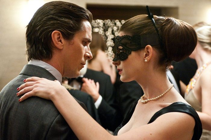 Naskah Film 'TDKR' Buat Anne Hathaway Jatuh Cinta - Hai